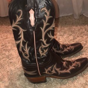 woman’s LUCCHESE 1883 boots.